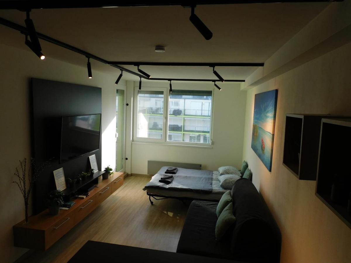 Chill & Relax Apartment Siofok Bagian luar foto